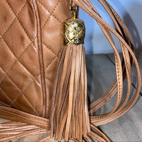 Vintage CHANEL Quilted Tan Lambskin Flap Tassel Shoulder Bag 1991 - Picture 5 of 10